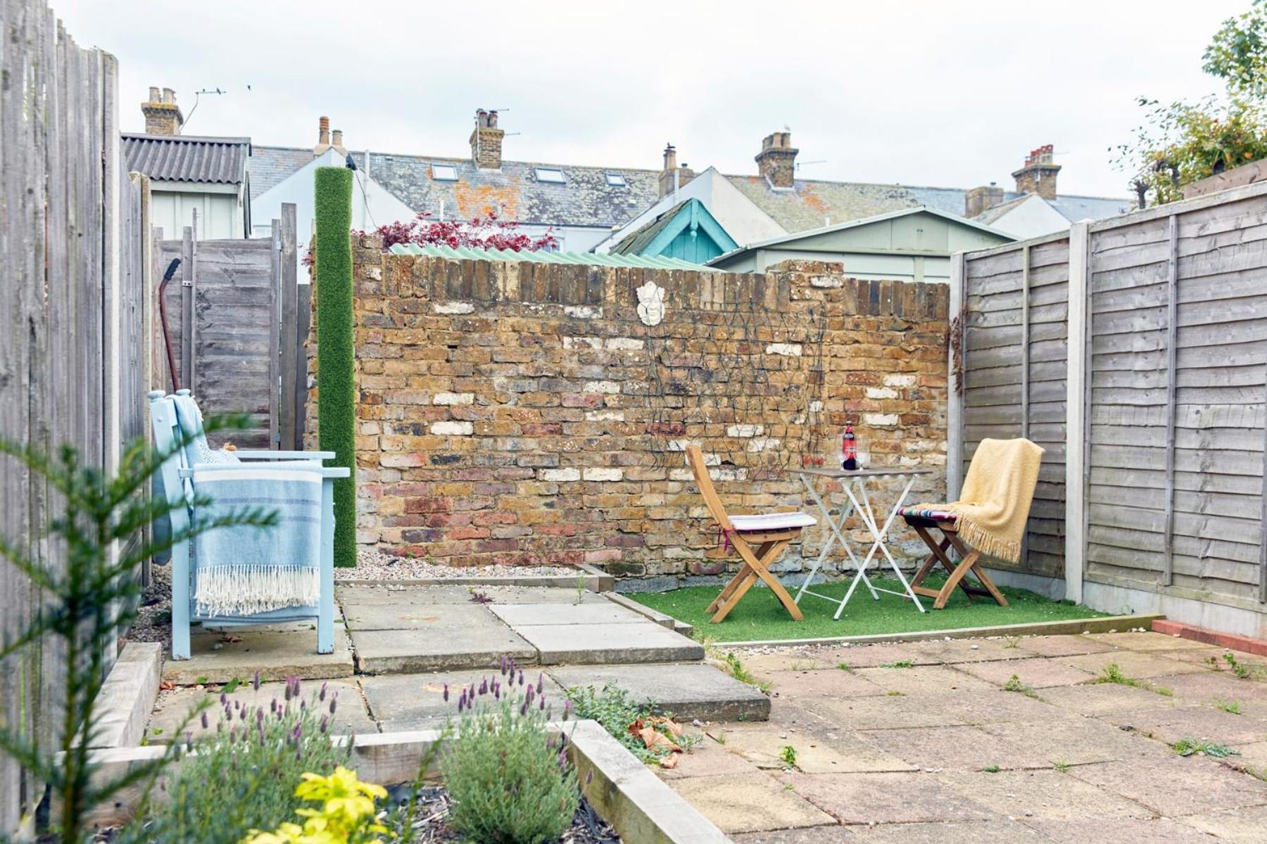 Spacious Coastal Cottage Close To Beach - Bailey Cottage Deal Buitenkant foto